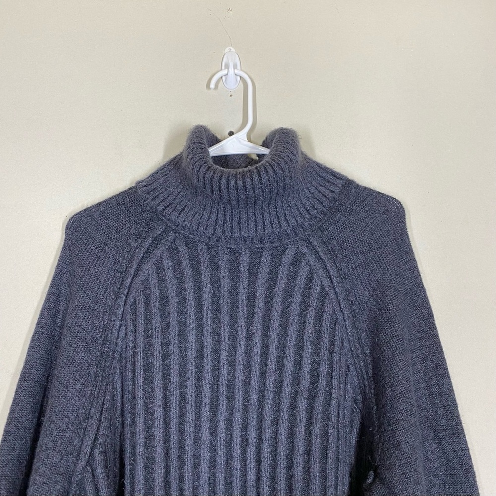 Free People Big City Turtleneck Size Small (Oversized) - Picture 7 of 12